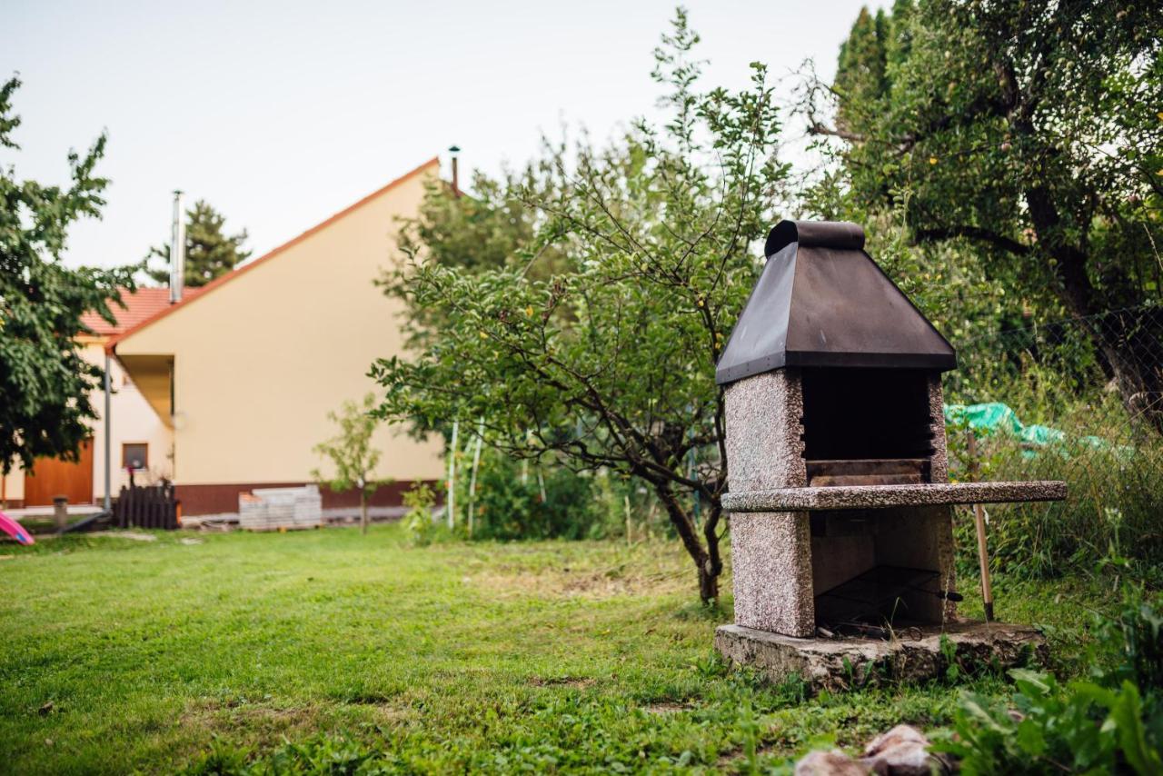Apartman Pod Borovici Kovalovice Kültér fotó