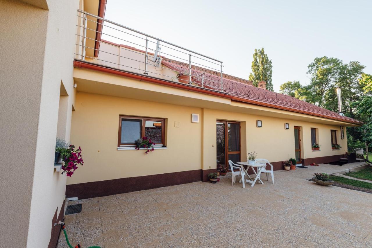 Apartman Pod Borovici Kovalovice Kültér fotó